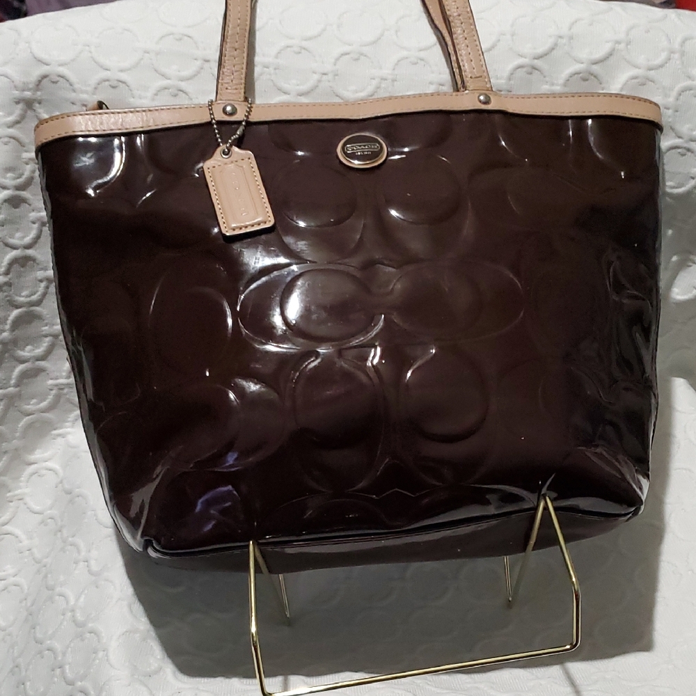 Coach Brown Leather Tote Bag with Structured Design